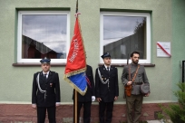 Uczestnicy odsłonięcia tablicy